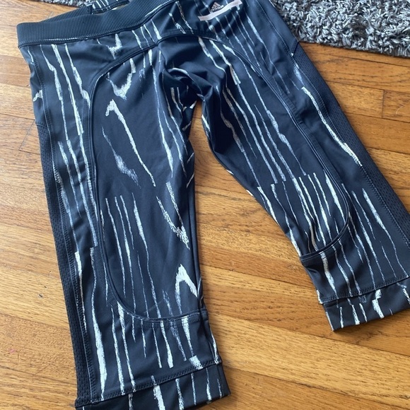 adidas by Stella McCartney 3/4 Running Tights Black and Frost Size Small - Picture 5 of 12